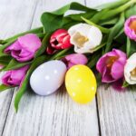 pisanki-i-tulipany_87742-12878